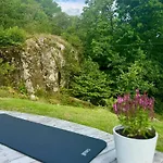 Spacious Family By The Coastline Lyngdal