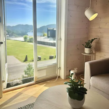 Hébergement de vacances Spacious Family By The Coastline Lyngdal